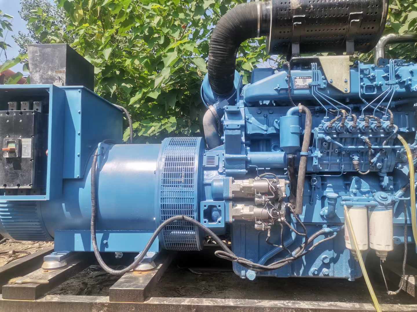 蒋湖农场详细说明降低 800kW 柴油发电机输出电流波动的方法
